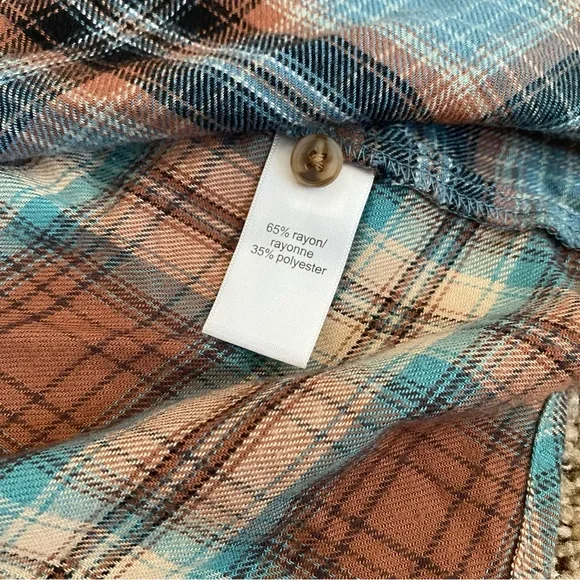 Maurice’s button down - Picture 3 of 4